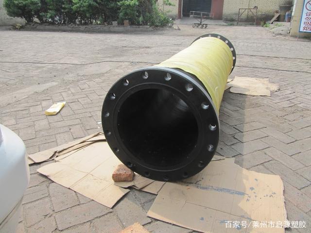  Suction and discharge hose